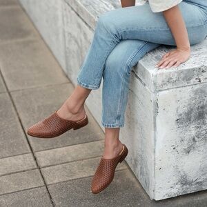 Nisolo Ama Woven Leather Mule in Brandy